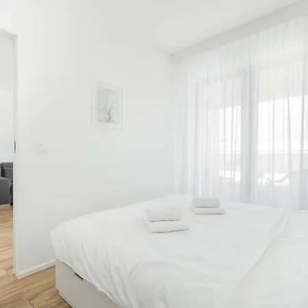 Elegance By Bookinghost *