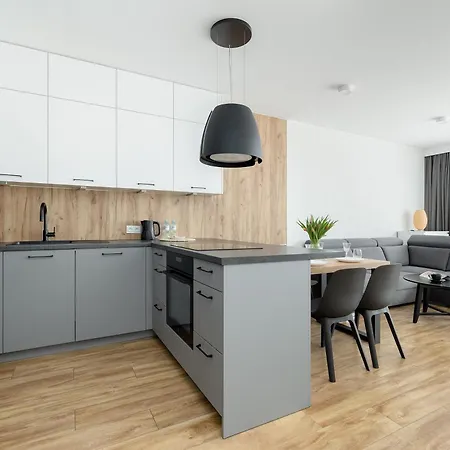 Elegance By Bookinghost * Szczecin