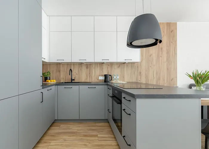 Elegance By Bookinghost Daire