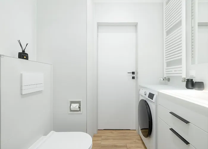 Elegance By Bookinghost